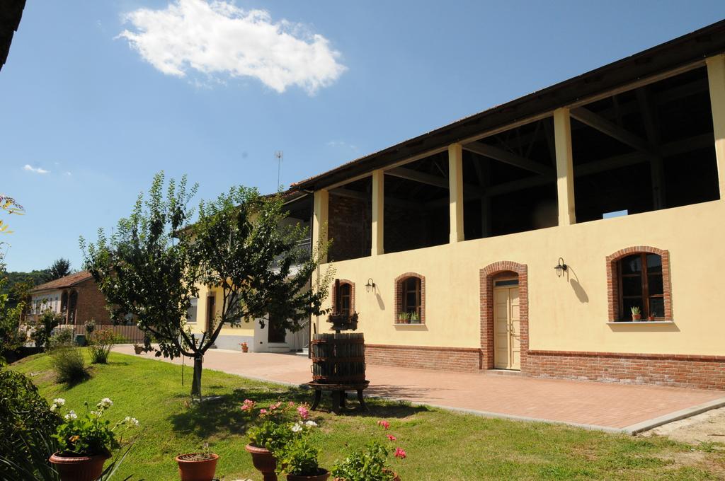 B&B La Coccarda CastellʼAlfero Exterior foto